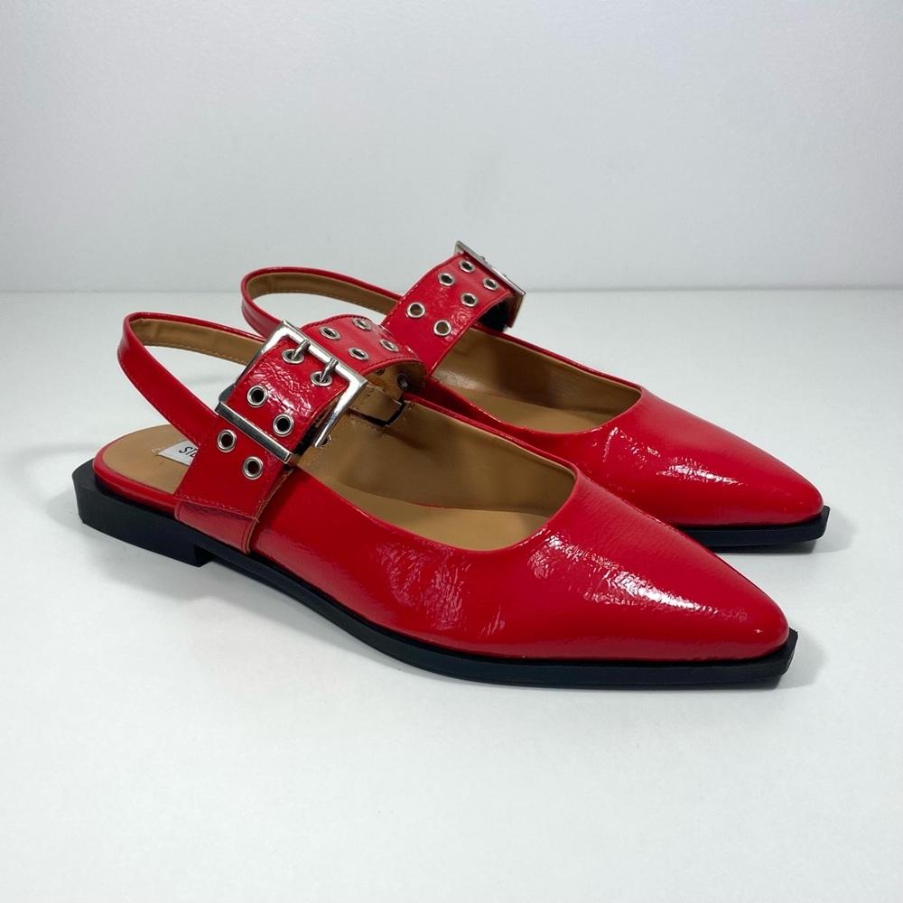 Steve Madden Smokee Red Patent Pointed Toe Silver
Grommets Slingback Flats 8